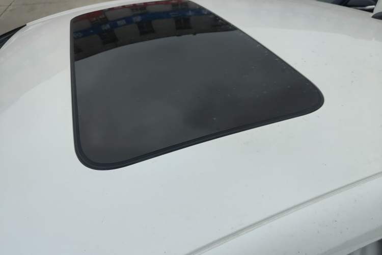 Used CHANGAN Eado 2019 Blue Whale Edition 280T GDI DCT High-Speed Model Roof