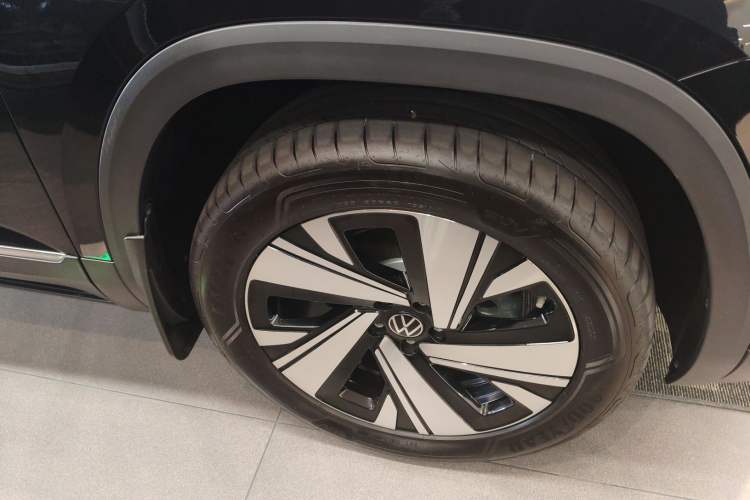 Used Volkswagen Teramont 2024 380TSI Four-Wheel Drive Prestige Luxury Edition Right Front Wheel Hub