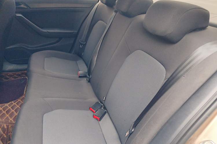 Used Volkswagen Jetta 2015 Zhuihui Edition 1.4L Manual Fashion Model
