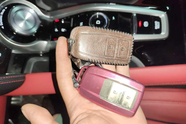 Used Acura CDX 2021 1.5T Two-Wheel Drive Deluxe · A-Spec Smart Safety Sport Model Vehicle Key