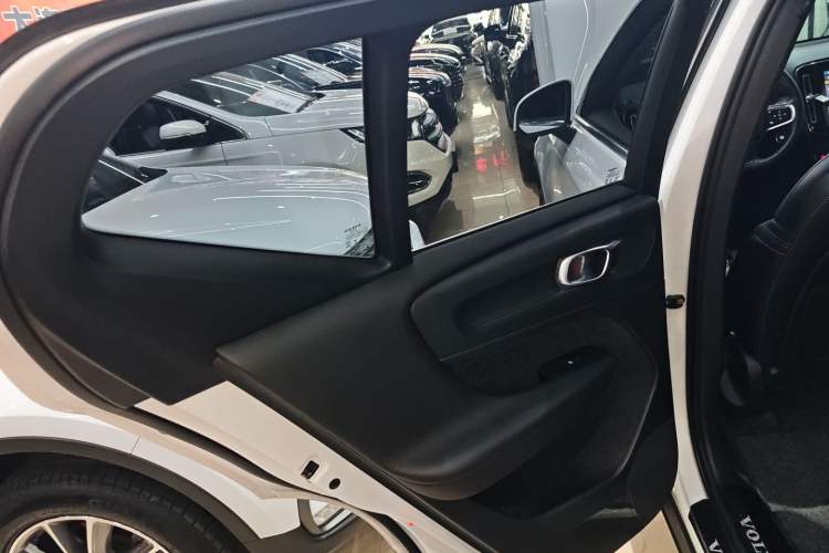 Used Volvo XC40 2020 T4 Four-Wheel Drive Smart Luxury Edition Interior 8