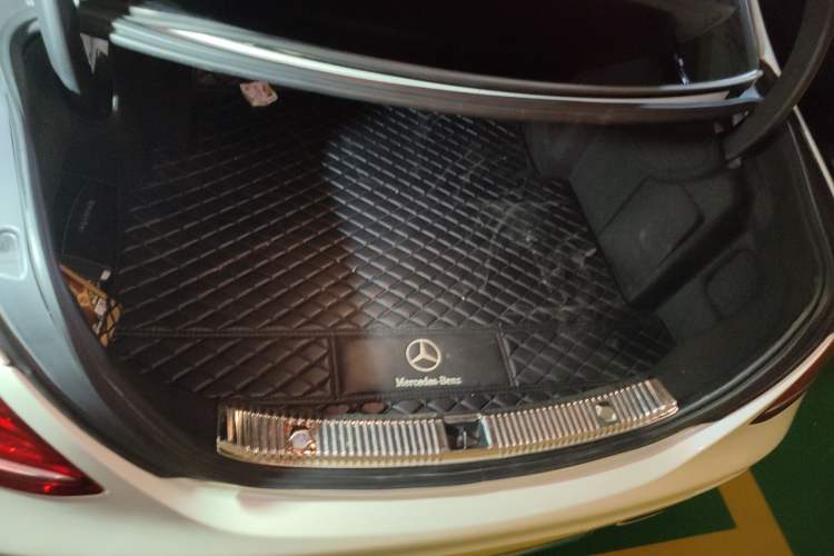 Used Mercedes-Benz E-Class 2016 E 200 L Sport Edition Trunk