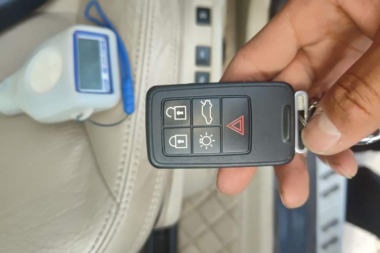 Used Volvo XC60 2012 T5 Comfort Edition Vehicle Key