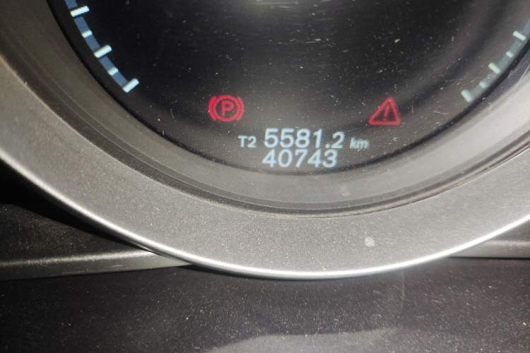 Used Volvo V40 2014 2.0T Zhiya Edition Odometer Close Up