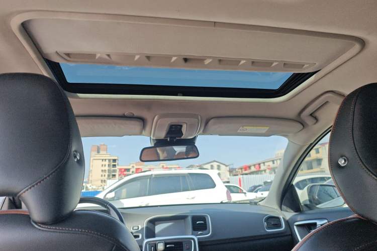 Used Volvo S60 2016 S60L T4 Zhiyuan Edition
