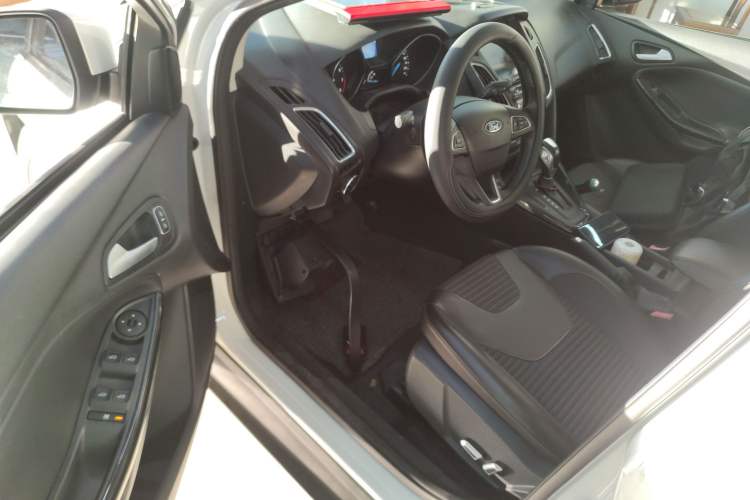 Used Ford Focus 2018 Hatchback Classic 1.6L Automatic Trendy SmartDrive Edition