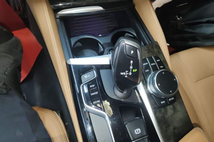 Used BMW 5 Series 2018 Restyled 530Li Leading Edition M Sport Package