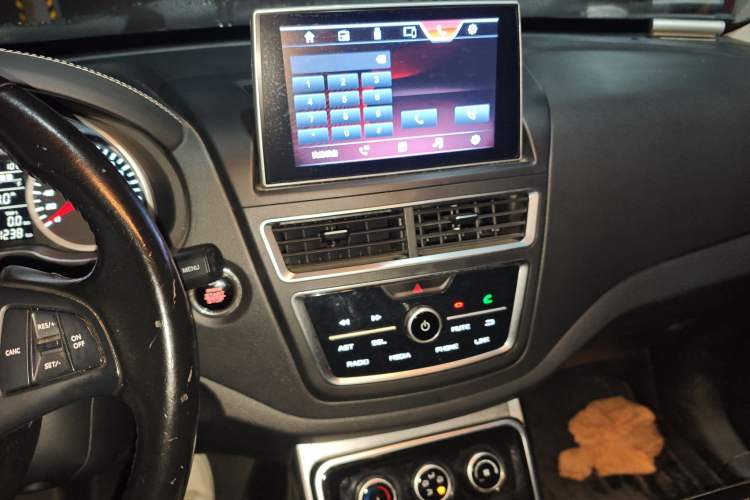 Used Bestune X40 2019 1.6L Automatic Luxury Edition China VI
