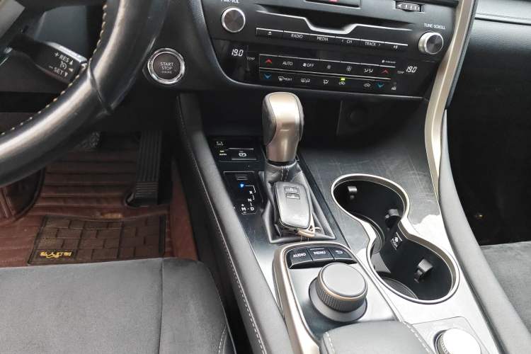 Used Lexus RX 2016 300 Two-Wheel Drive Elite Version China V Standard Gear Lever
