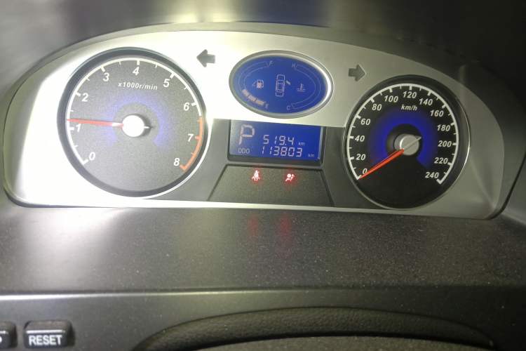 Used Geely Auto Classic Emgrand 2012 Sedan 1.8L CVT Luxury Model
