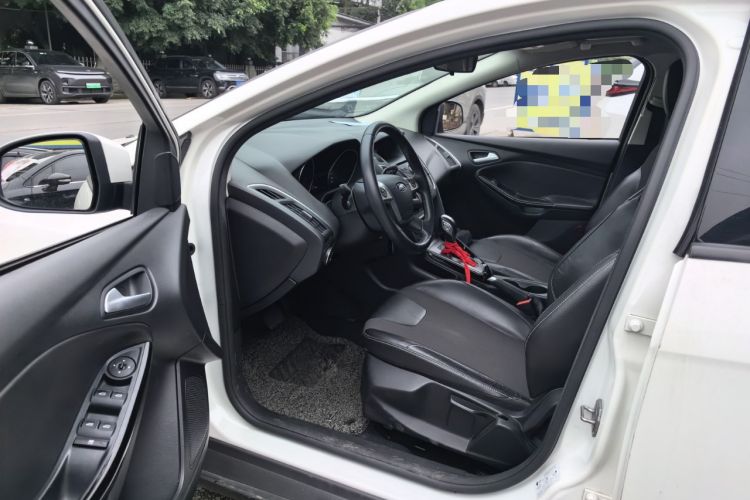 Used Ford Focus 2012 Sedan 1.6L Automatic Fashion Edition