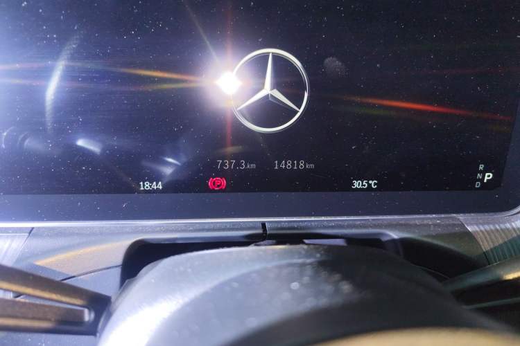 Used Mercedes-Benz C-Class 2023 Revised C 200 L Sport Edition Odometer Close Up