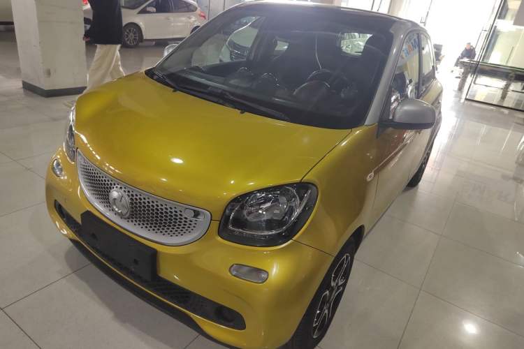 Used smart forfour 2016 0.9T 66 kW Pioneer Edition