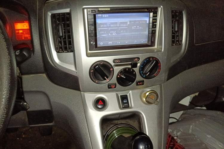 Used Nissan NV200 2013 1.6L Luxury Model China IV Standard
