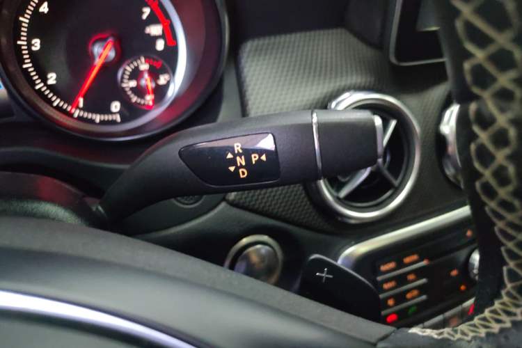 Used Mercedes-Benz GLA 2017 GLA 200 Sport Edition Gear Lever