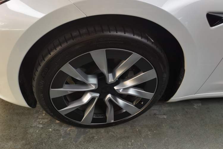 Used Tesla Model 3 2023 Long-Range All-Wheel-Drive Version