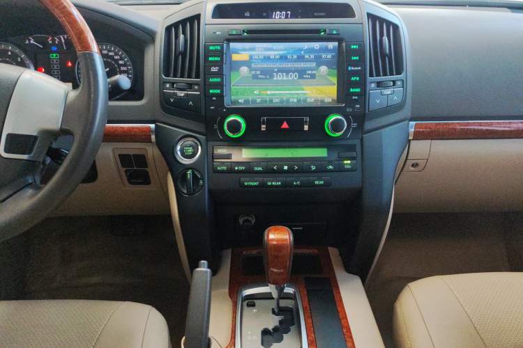 Used Toyota Land Cruiser 2013 4.0L GX-R Middle East Edition