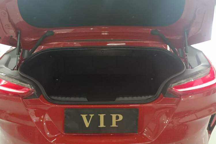 Used BMW Z4 2019 sDrive 25i M Sport Package Trunk