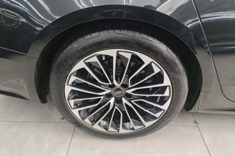 Used Audi A7L 2024 45 TFSI Luxury Edition Right Rear Wheel Hub