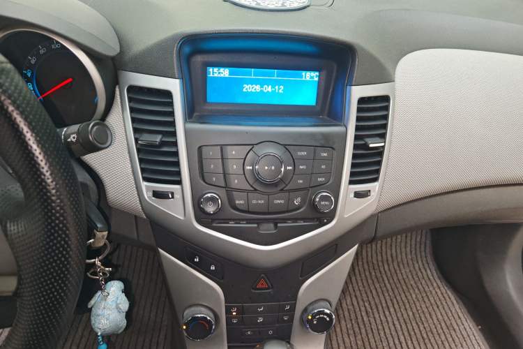 Used Chevrolet Cruze 2011 1.6L SE Automatic Audio And AC Panel