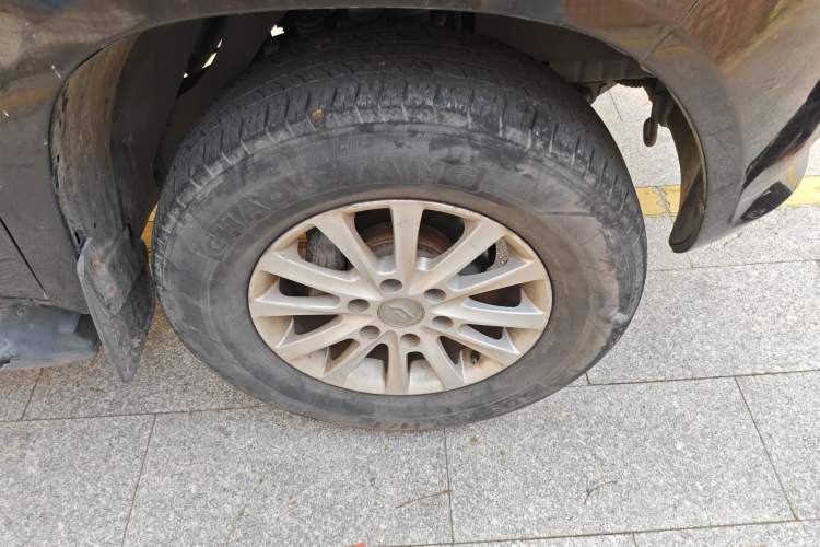 Used Foday Landfort 2015 1.9T Diesel Two-Wheel Drive Luxury Edition 7 Seats Right Front Wheel Hub