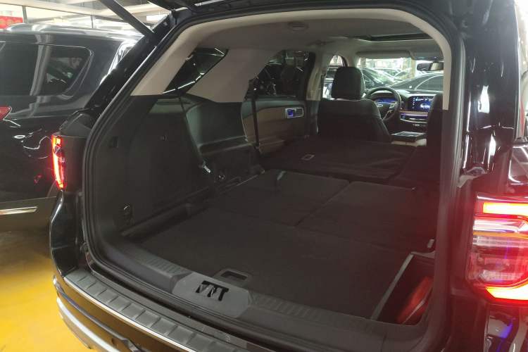 Used Ford Explorer 2023 EcoBoost 285 Four-Wheel Drive Titanium Edition 7-Seater