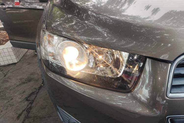 Used Chevrolet Captiva 2015 2.4L 4x4 Flagship Edition 7-Seater
