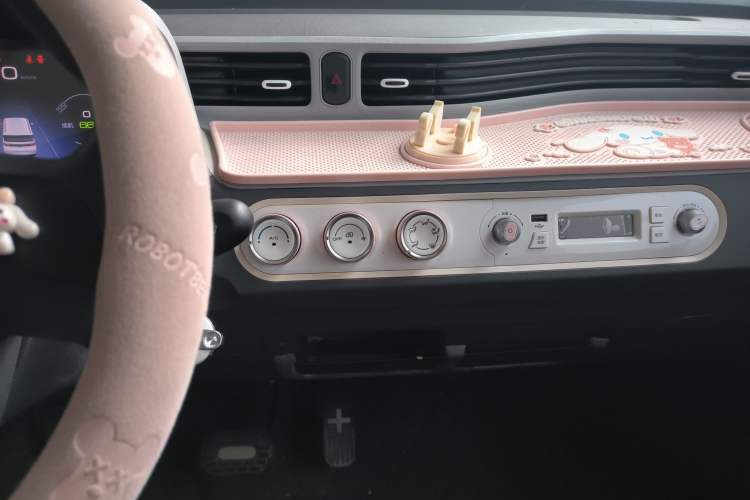 Used Wuling Hongguang MINIEV 2022 Macaron Premium Model – Lithium Iron Phosphate
