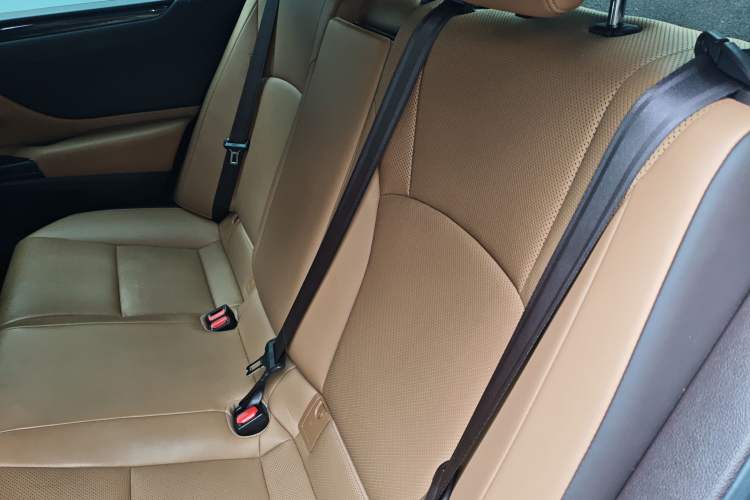 Used Lexus ES 2020 200 Excellence Edition
