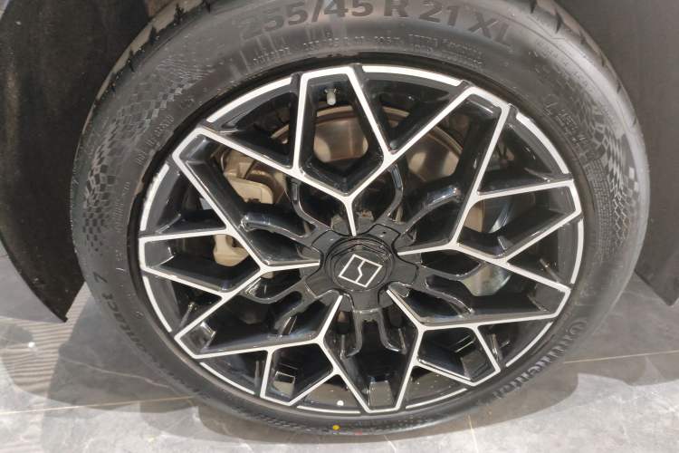 Used Zeekr 001 2026 Model 103° Four-Wheel Drive Ultra Version Right Rear Wheel Hub