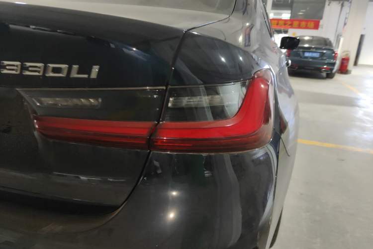 Used BMW 3 Series 2025 330Li M Sport Shadowline Package Right Rear Taillight