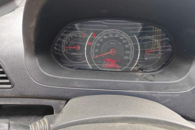 Used Wuling Zhengcheng 2015 1.8L Comfort Model LJ479QE2 Instrument Cluster