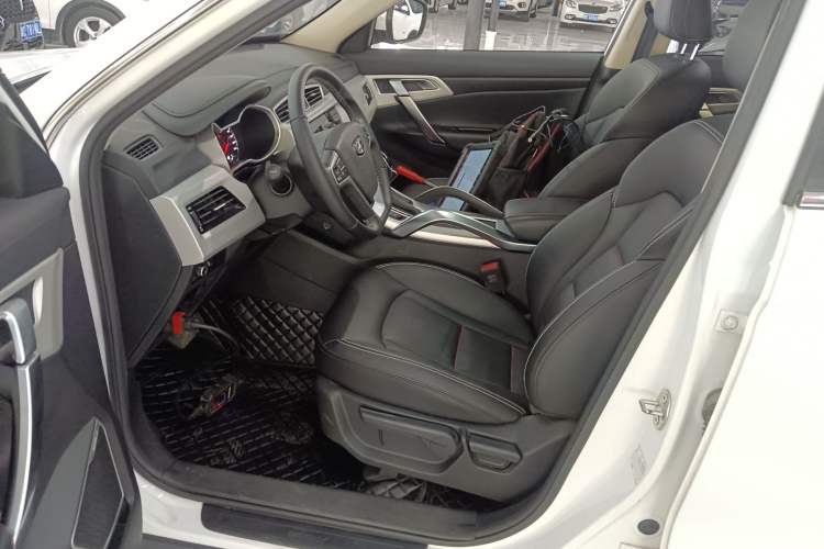 Used Geely Auto Emgrand X7 Sport 2018 1.8TD Automatic Two-Wheel Drive Zhiya Model Left Front Seat