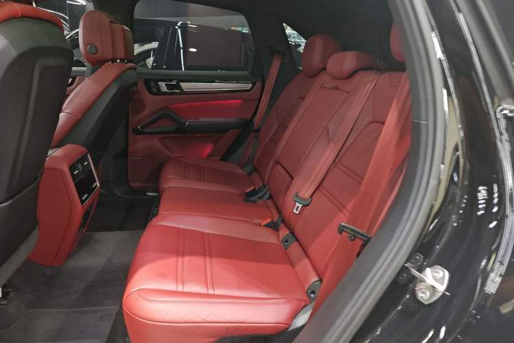 Used Porsche Cayenne E-Hybrid 2023 Cayenne E-Hybrid 2.0T Platinum Edition
