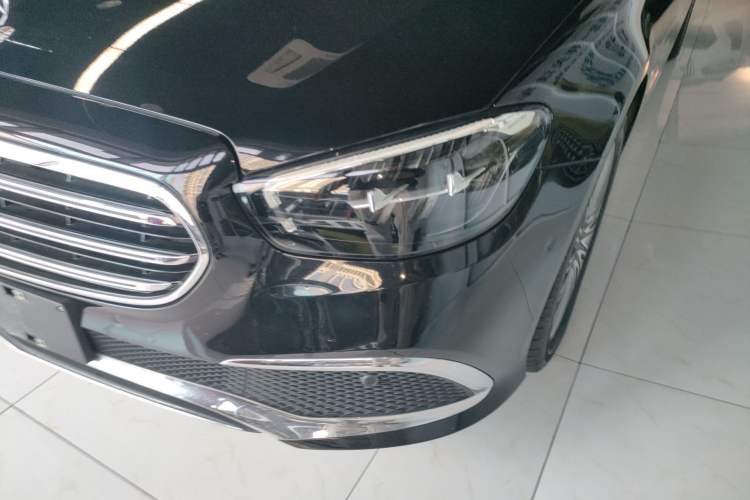 Used Mercedes-Benz E-Class 2022 E 300 L Stylish Model