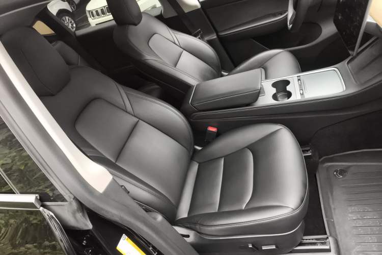 Used Tesla Model Y 2022 Long-Range All-Wheel-Drive Version