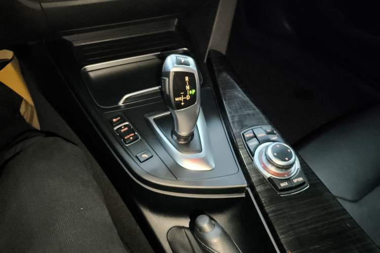 Used BMW 4 Series 2014 420i Design Package Model Gear Lever