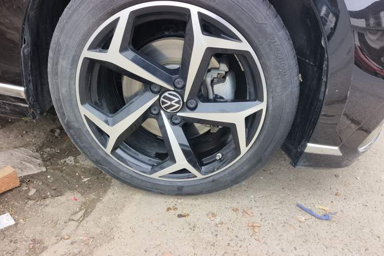 Used Volkswagen Magotan 2025 Revised Version Zhongxiang Edition 330TSI DSG Luxury Trim
