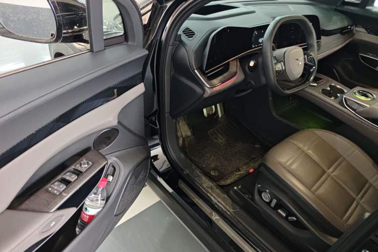 Used Hongqi Tiangong 08 2025 680 Ultra Four-Wheel-Drive Version Driver Seat