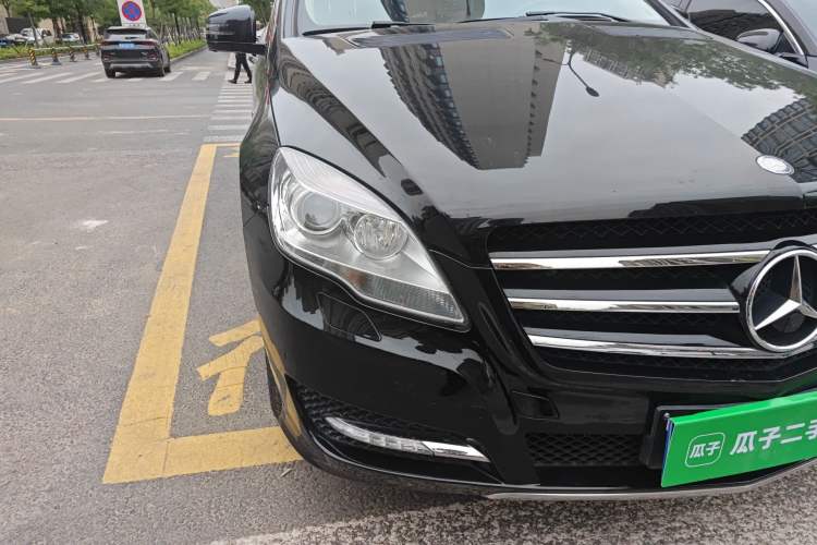 Used Mercedes-Benz R-Class 2017 R 320 4MATIC Business Edition Prestige Model
