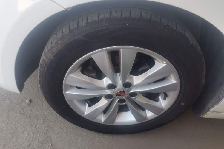 Used Roewe 360 2015 1.5L Manual Luxury Edition Left Front Wheel Hub