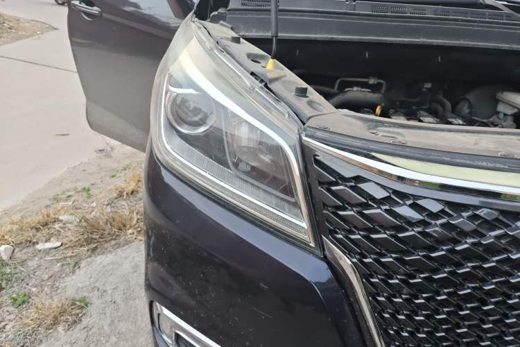 Used CHANGAN OSHAN Cosmos 2019 1.5T Manual Elite Version China V Standard Right Front Headlight