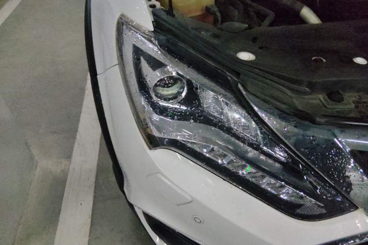 Used BYD Tang 2015 2.0T Four-Wheel-Drive Flagship Model Right Front Headlight