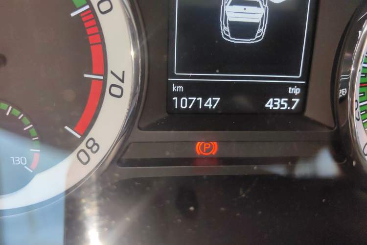 Used Skoda Octavia 2018 TSI230 DSG Luxury Edition Odometer Close Up