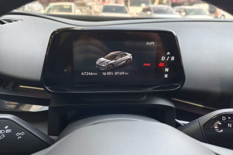 Used Volkswagen ID.UNYX 2024 Pro Long-Range Version
