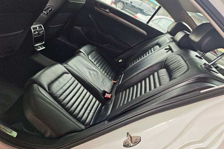 Used Volkswagen Magotan 2017 330TSI DSG Leading Model