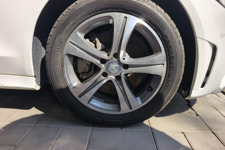 Used Mercedes-Benz C-Class 2019 C 260 L Sport Edition Right Front Wheel Hub