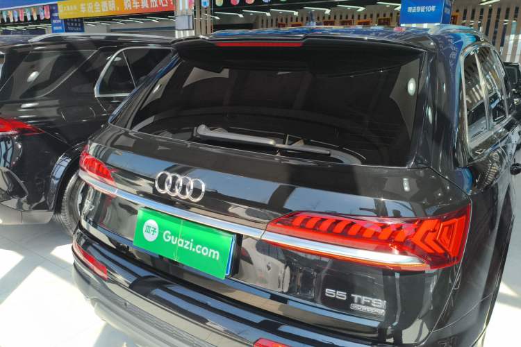 Used Audi Q7 2022 55 TFSI quattro S line Sport model