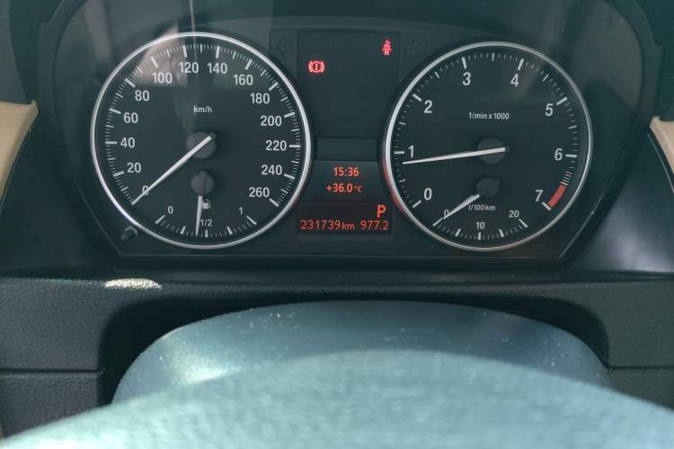 Used BMW X1 2010 sDrive18i Luxury Model Odometer Close Up