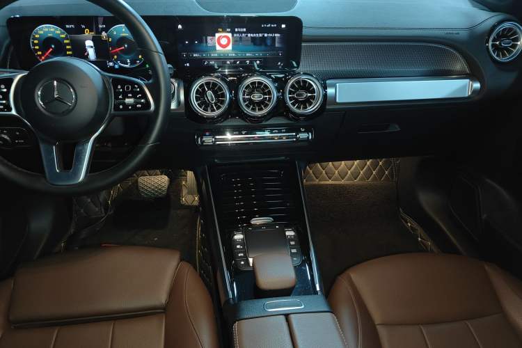 Used Mercedes-Benz GLB 2023 GLB 220 Sport Edition Audio And AC Panel